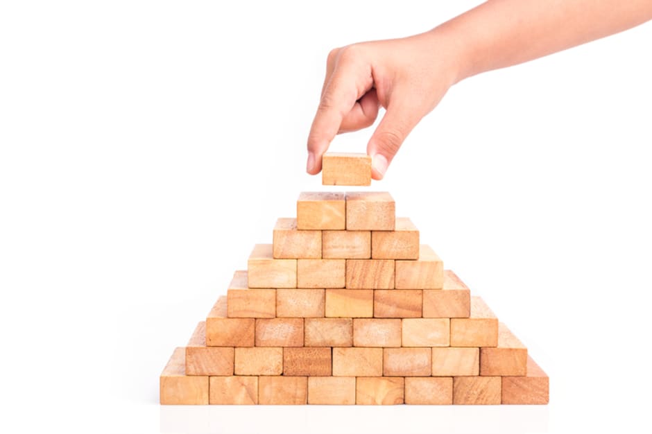 piramide di mattoncini